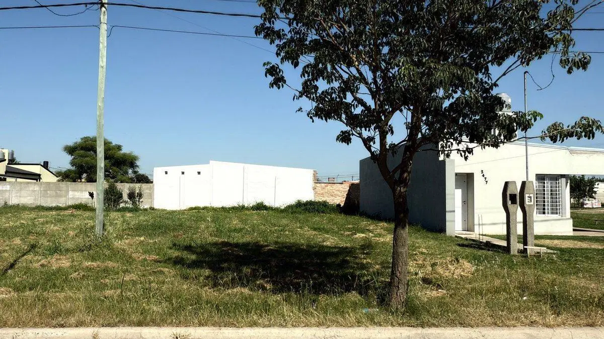 VENTA / LOTE / BARRIO MORA 4