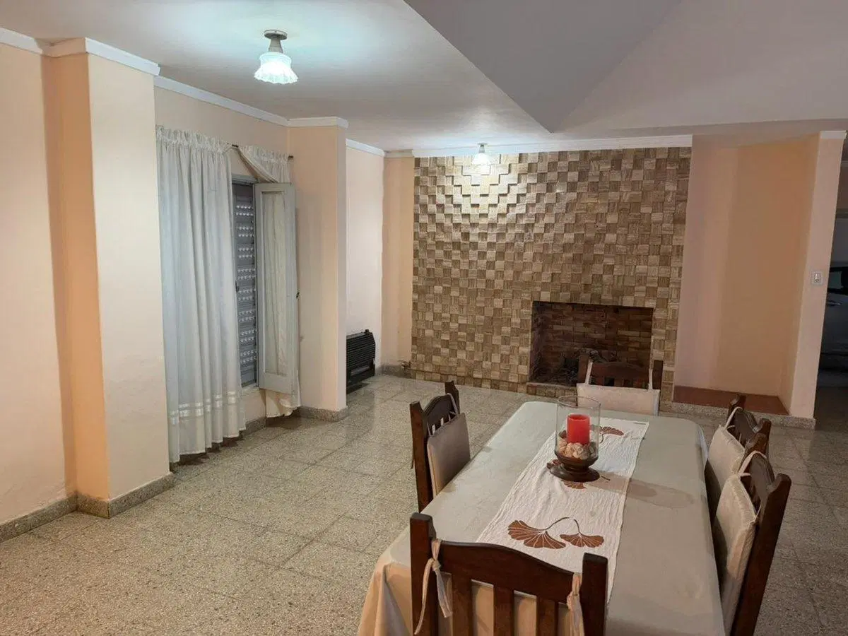 VENTA/IMPORTANTE CASA/CENTRO/ SUNCHALES 3