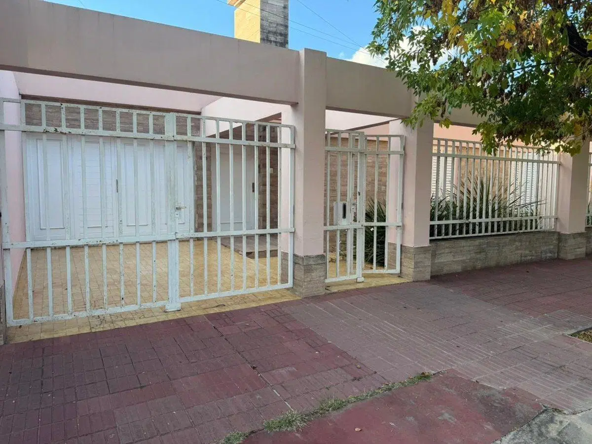 VENTA/IMPORTANTE CASA/CENTRO/ SUNCHALES 5