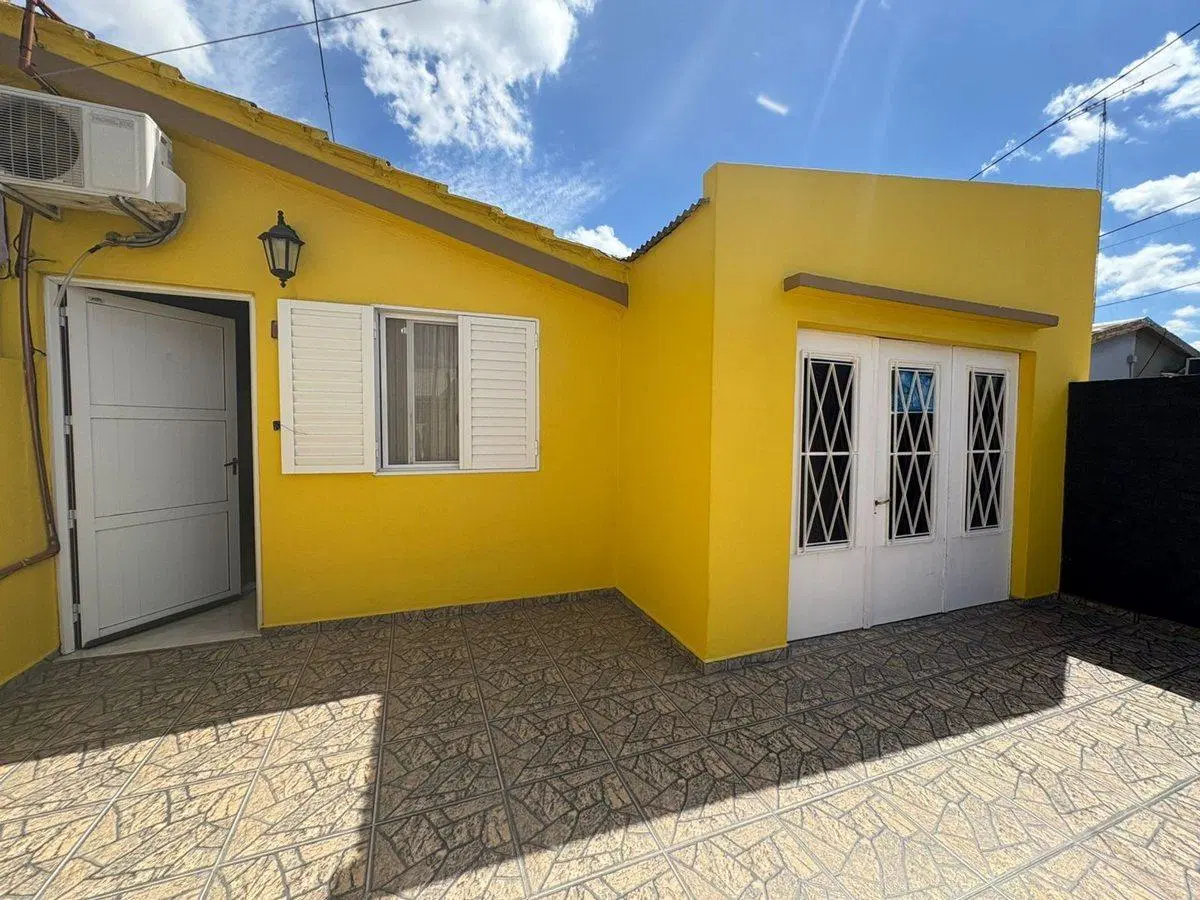 VENTA CASA 2 DORMITORIOS /COCHERA /PATIO /DEPOSITO 3
