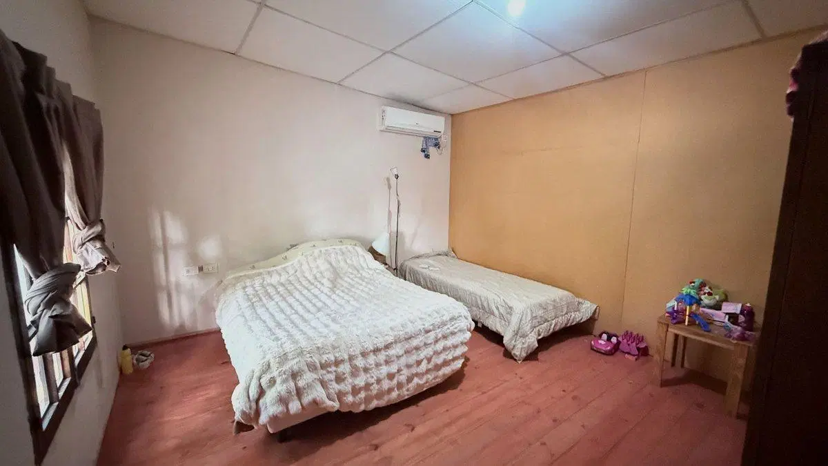 VENTA / CASA CON GALPÓN / GAS NATURAL / CRÉDITO 4