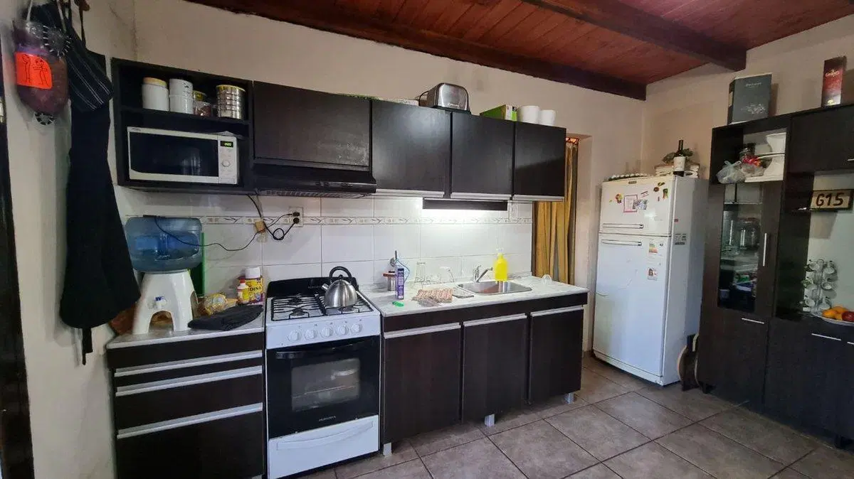 VENTA / CASA CON GALPÓN / GAS NATURAL / CRÉDITO 5