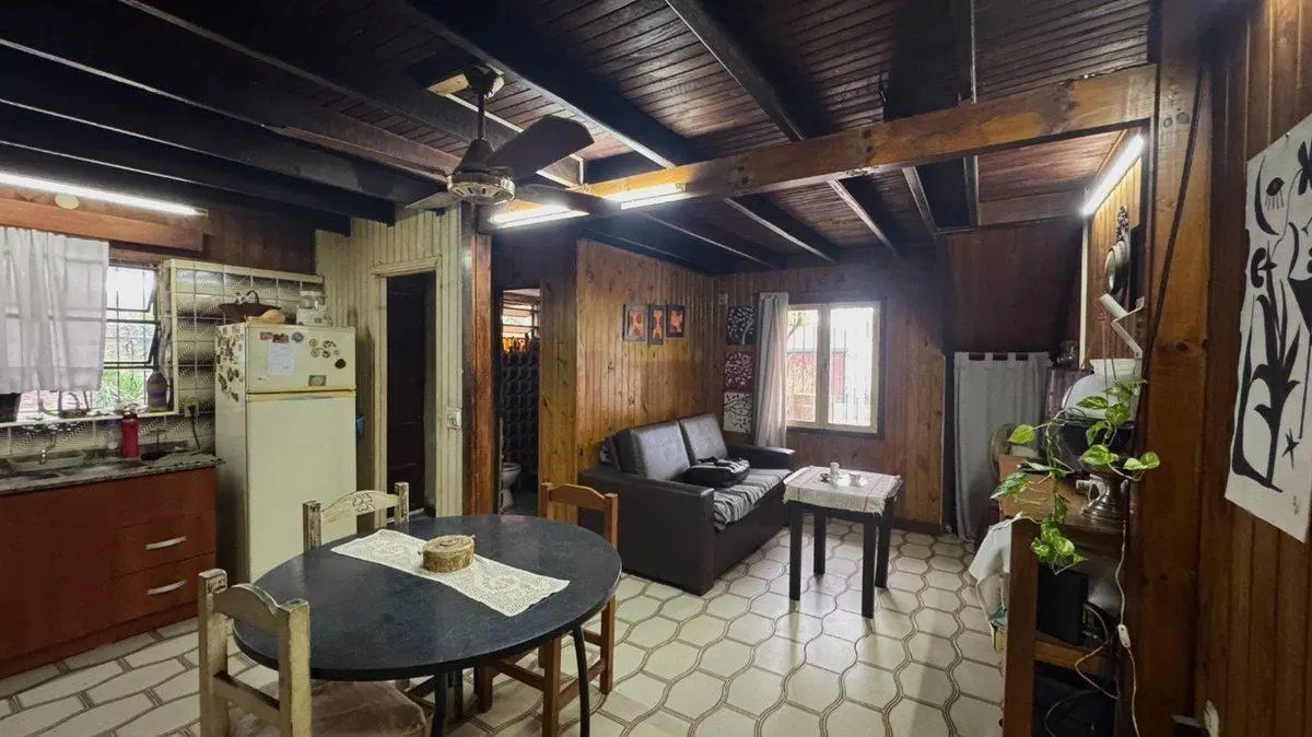 VENTA CASA 2 DORM/SERVICIOS/PATIO/COCHERA 2
