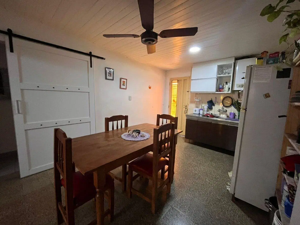 VENTA/CASA/3 DORMITORIOS/COCHERA. 2