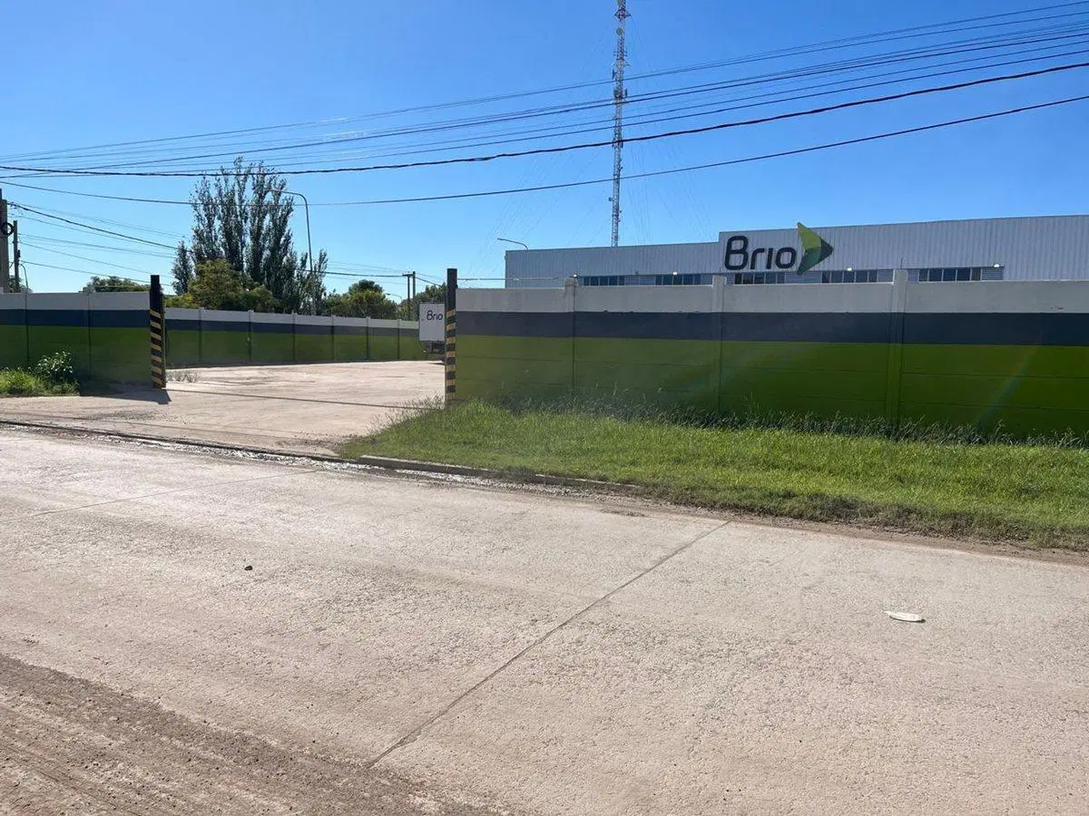 VENTA DE GALPON/2 OFICINAS/2 BAÑOS 4