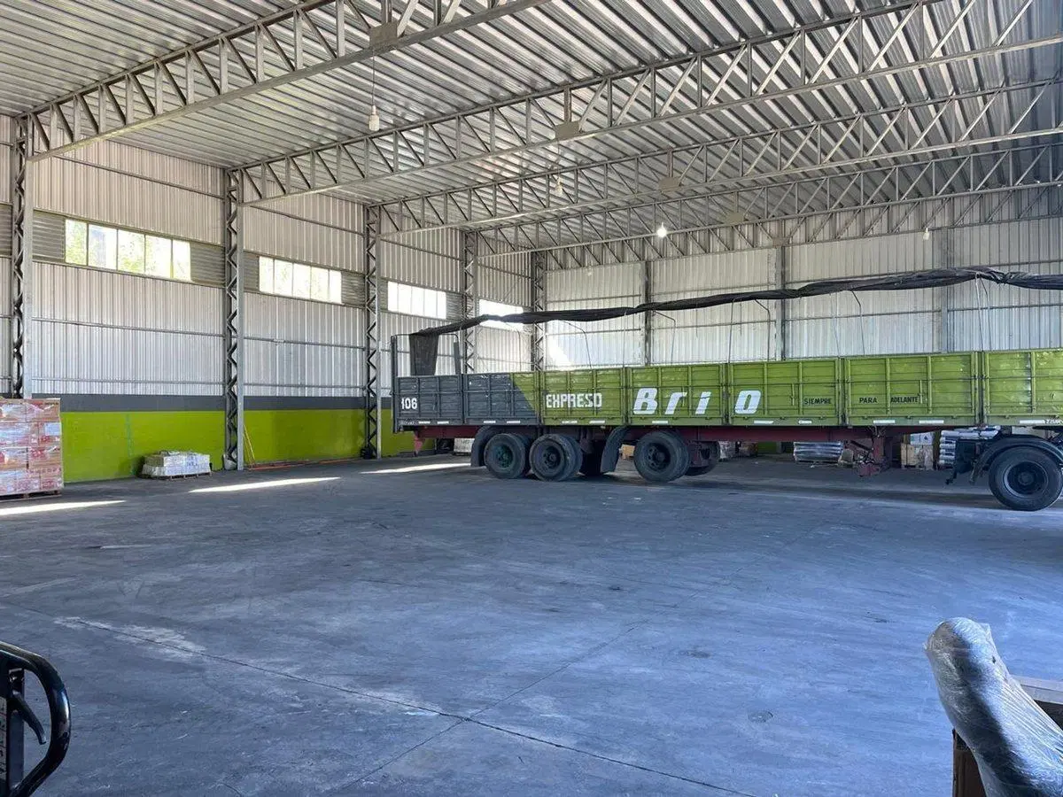 VENTA DE GALPON/2 OFICINAS/2 BAÑOS 2