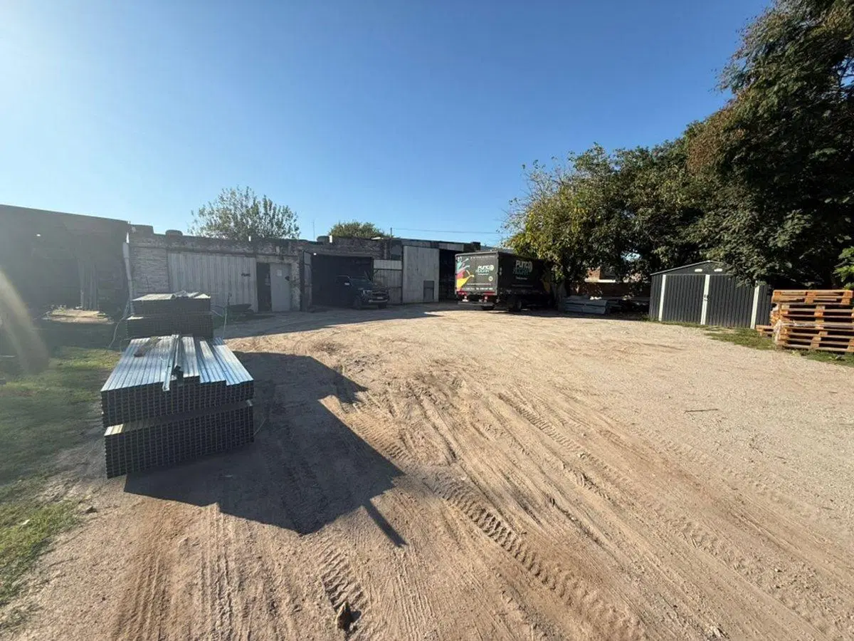 VENTA IMPORTANTE PROPIEDAD EN PILAR 3