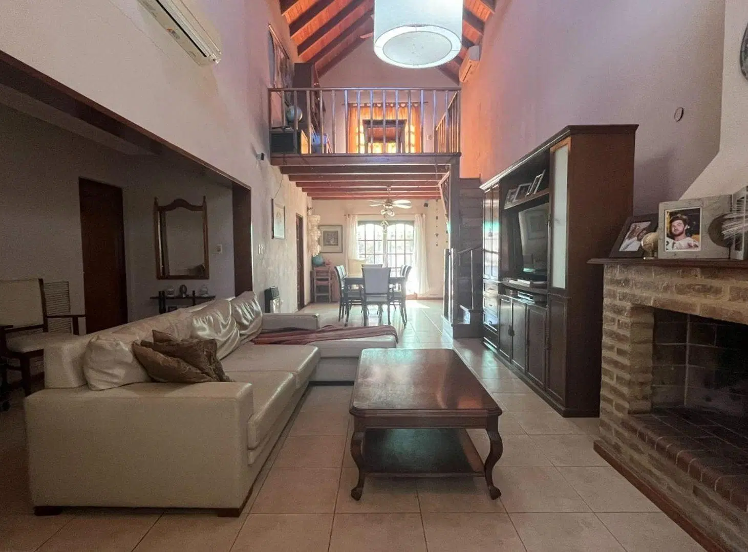 VENTA/CASA EN ESQUINA/B° PIZZURNO/APTA CREDITO 3
