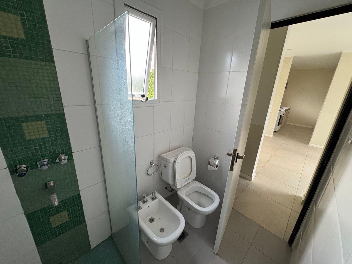 VENTA - CONJUNTO DEPARTAMENTOS MAS LOCAL - RAFAELA
