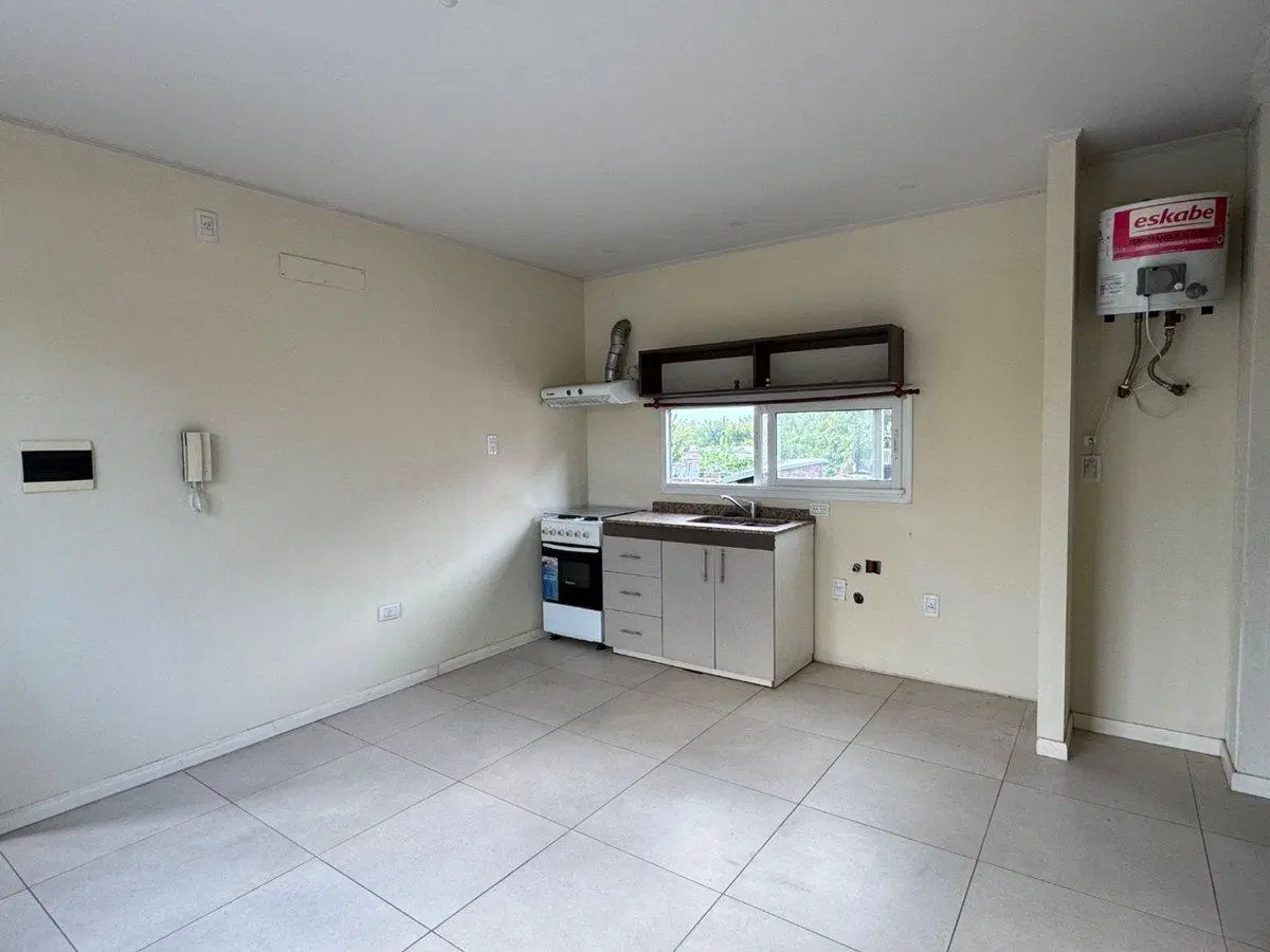 VENTA - CONJUNTO DEPARTAMENTOS MAS LOCAL - RAFAELA 4