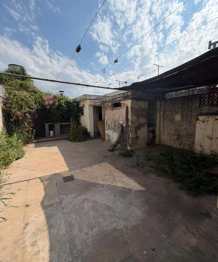 REMAX VENDE/CASA 2 DORMI/APTA CREDITO/CENTRICA 4