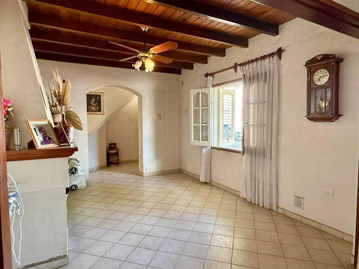 VENTA/CASA 4 DORMITORIO/CENTRO/RAFAELA 3