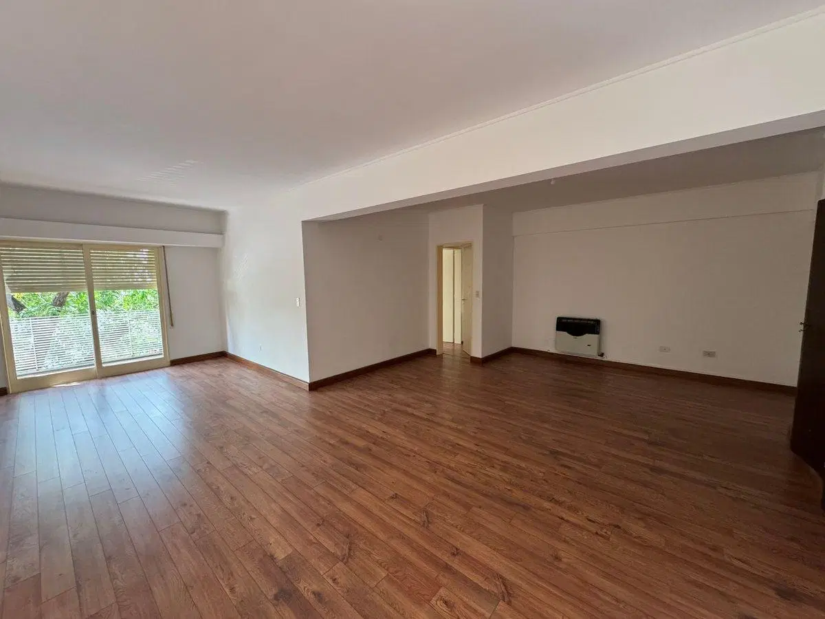 VENTA / DEPARTAMENTO / CENTRICO / COCHERA 2