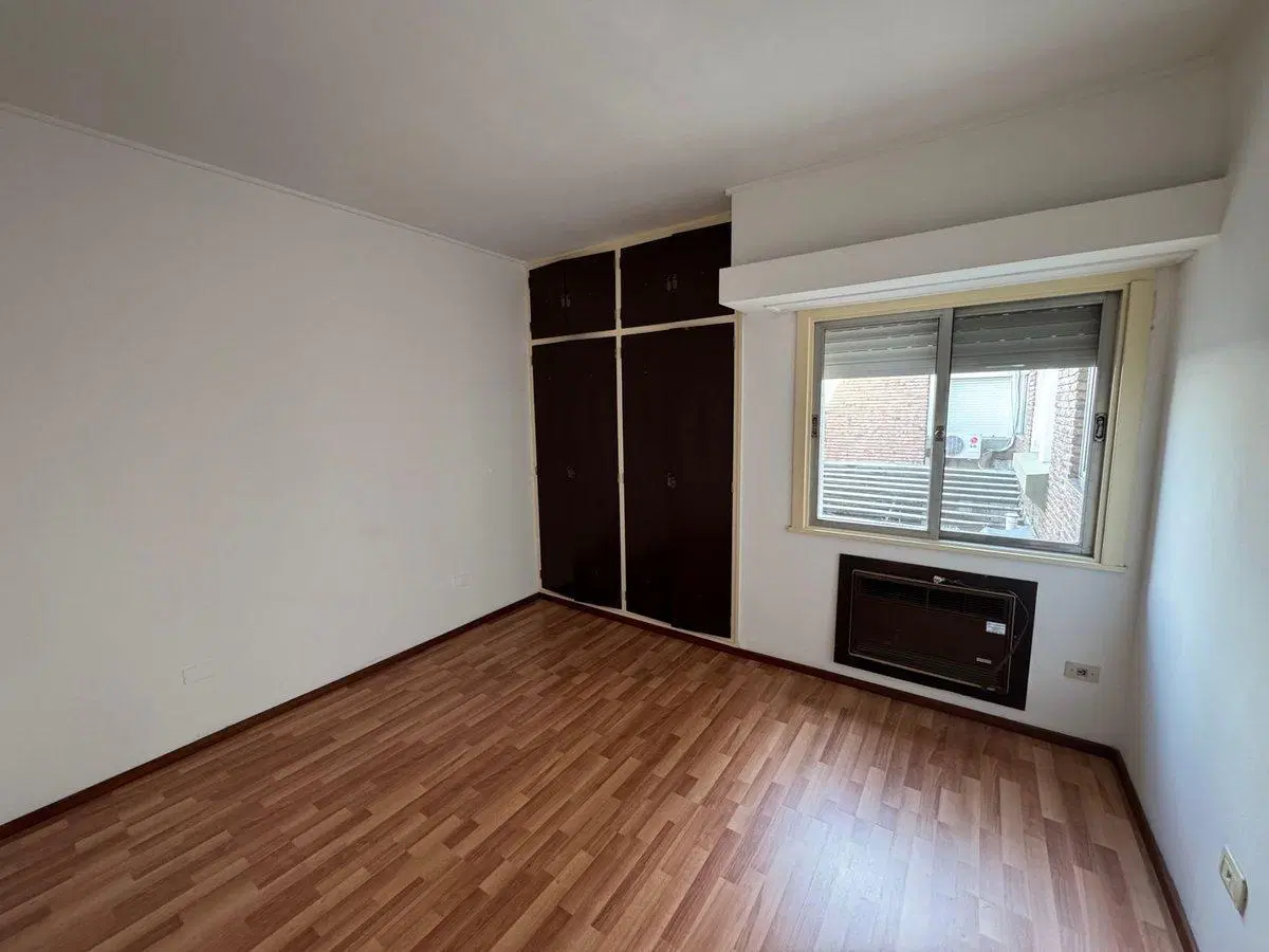 VENTA / DEPARTAMENTO / CENTRICO / COCHERA 5