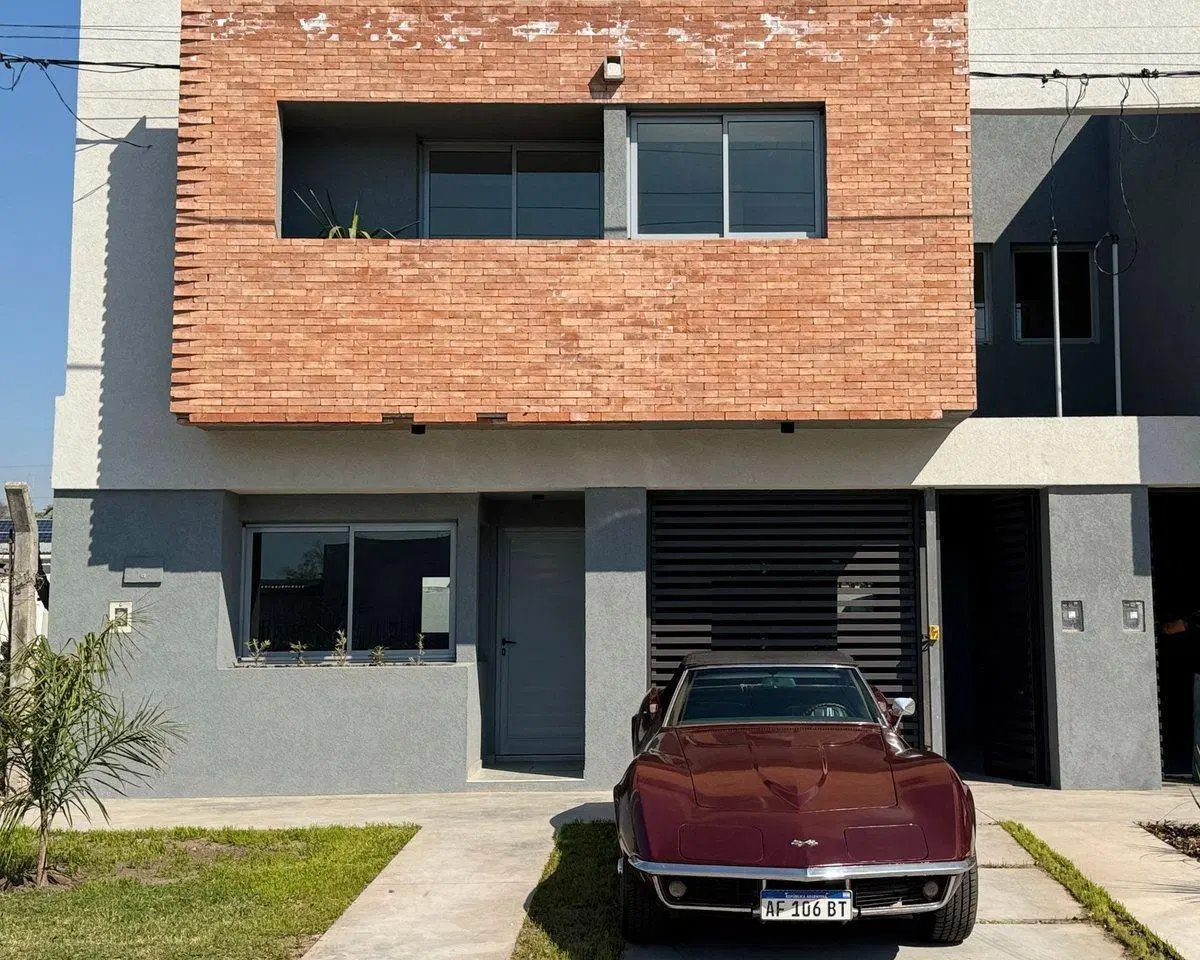 VENTA DUPLEX/ 2 DORMITORIOS/Bo.AMANCAY 3