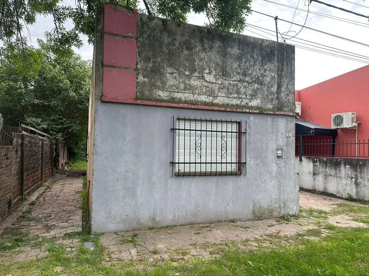 VENTA/CASA A RAFACCIONAR/AVENIDA/LEHMANN 2