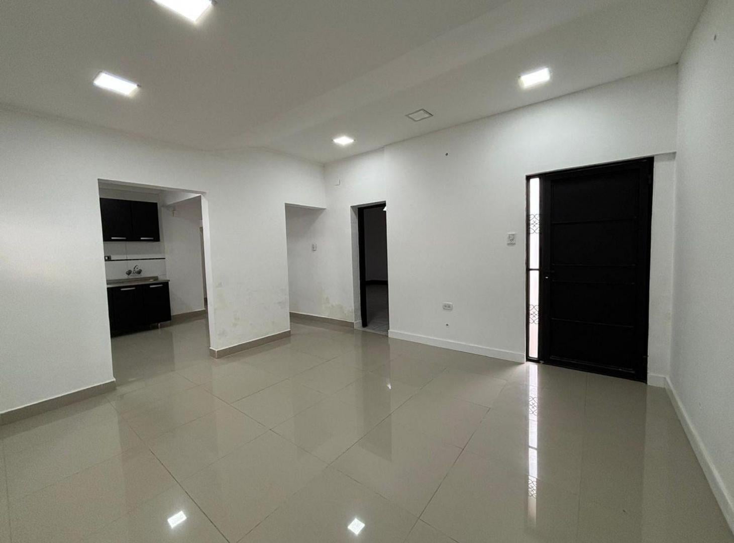 VENTA / CASA / 2 DORMITORIOS COCHERA / VILLA ROSAS