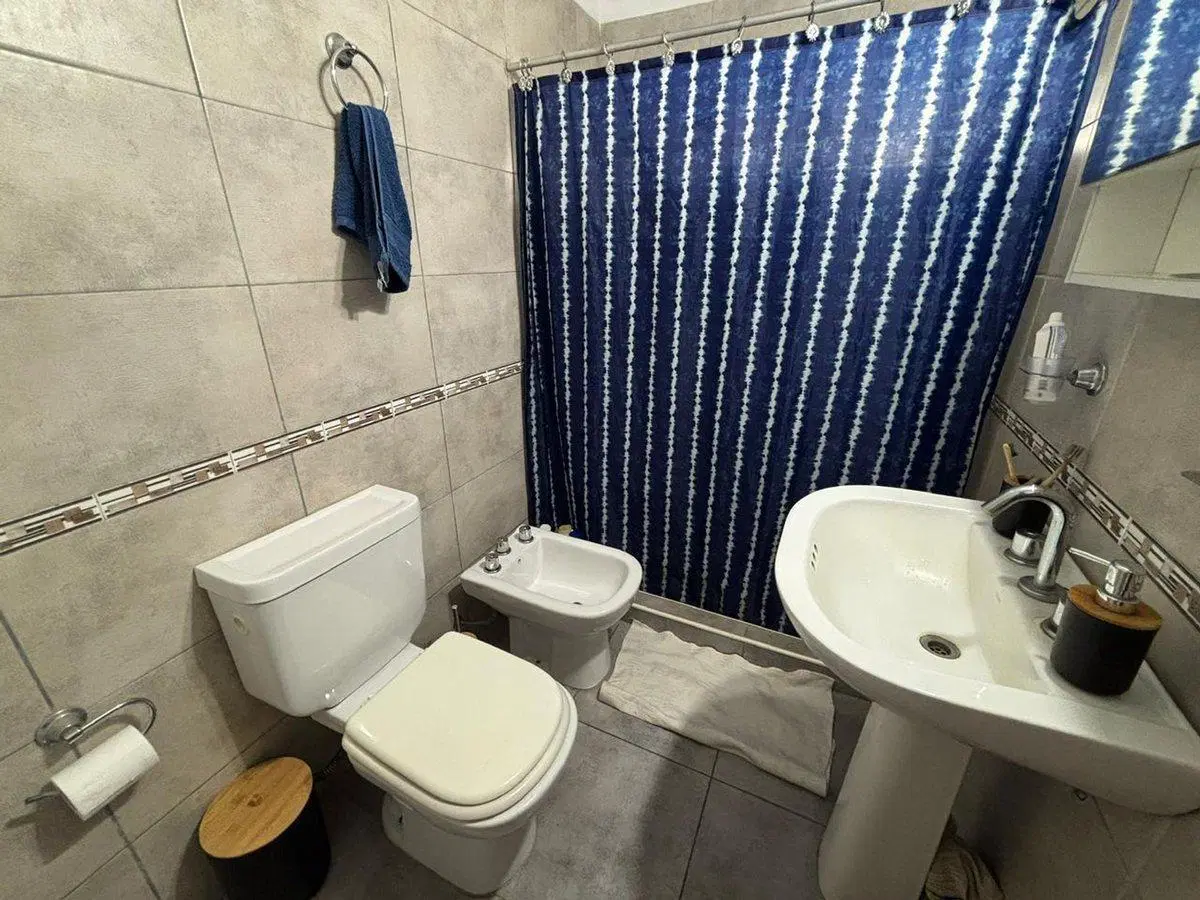 VENTA / CASA / 2 DORMITORIOS COCHERA / VILLA ROSAS 2