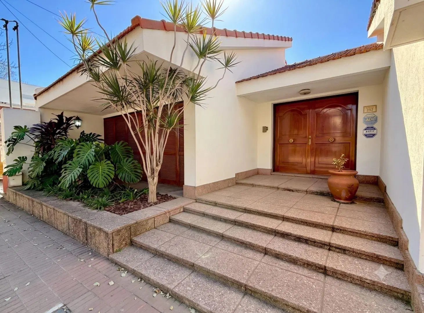 VENTA-CASA CENTRO-PILETA-RAFAELA 3
