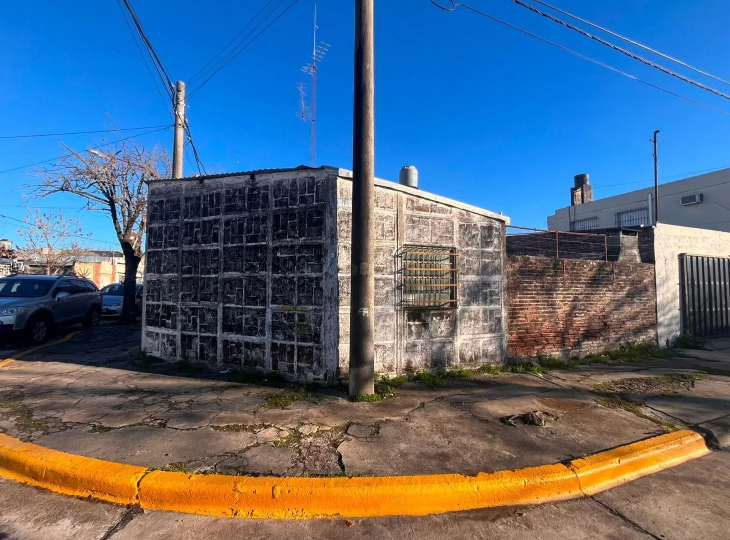 VENTA/CASA/ESQUINA/2 DORMITORIOS/A REFACCIONAR. 5