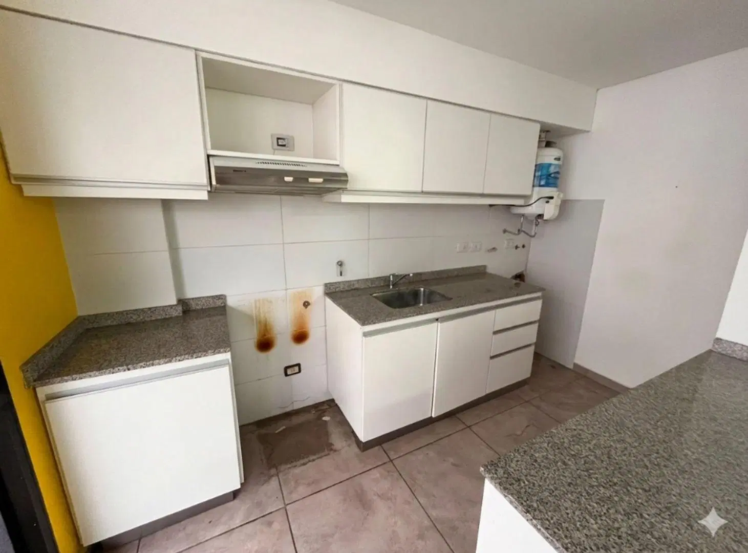 ALQUILER/1 DORMITORIO/COCHERA/SERVICIOS. 3