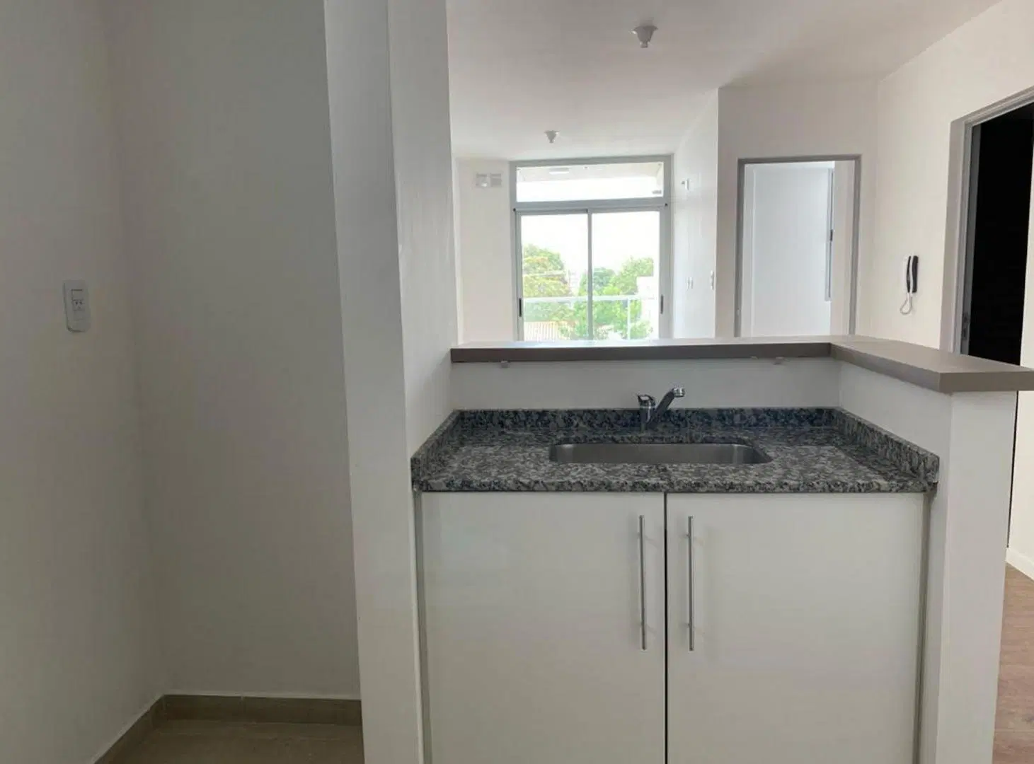 ALQUILER/DEPARTAMENTO/MICROCENTRO. 4