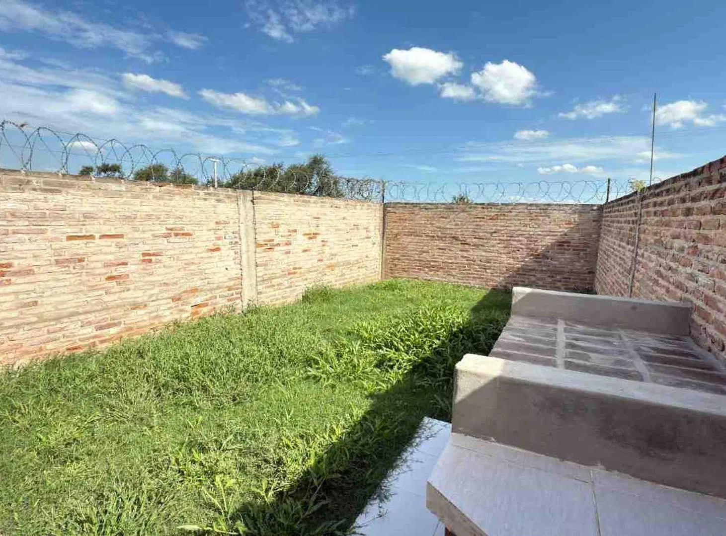 VENTA / 2 DORMITORIOS / COCHERA / PATIO 8