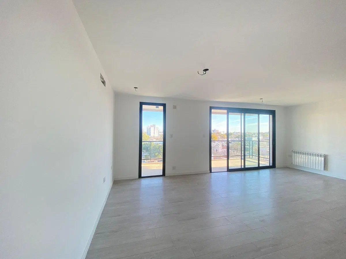 REMAX VENDE/EXCLUSIVO DEPTO/2DORM/2BAÑOS/COCHERA 3