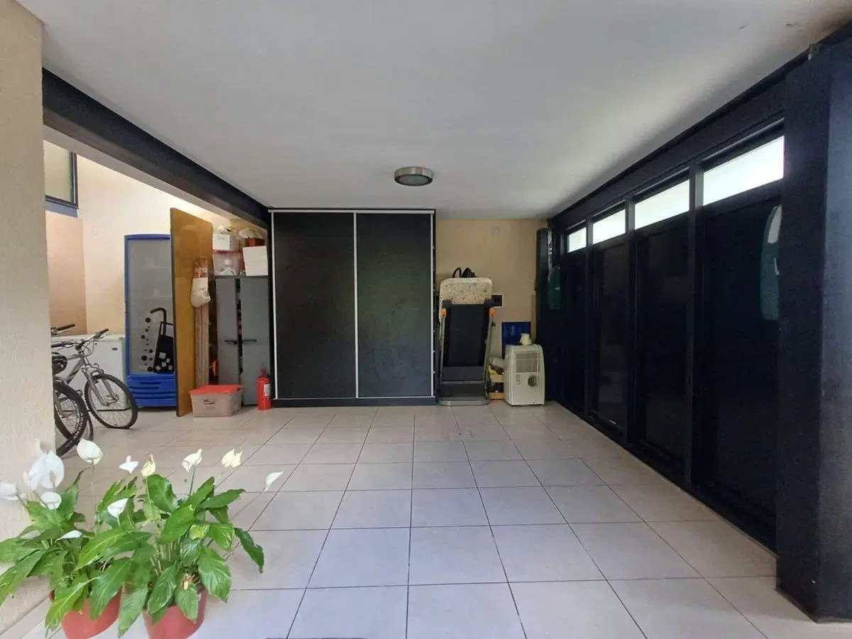VENTA/CASA MODERNA/B° PIZZURNO/3 DORMITORIOS/SERV. 3