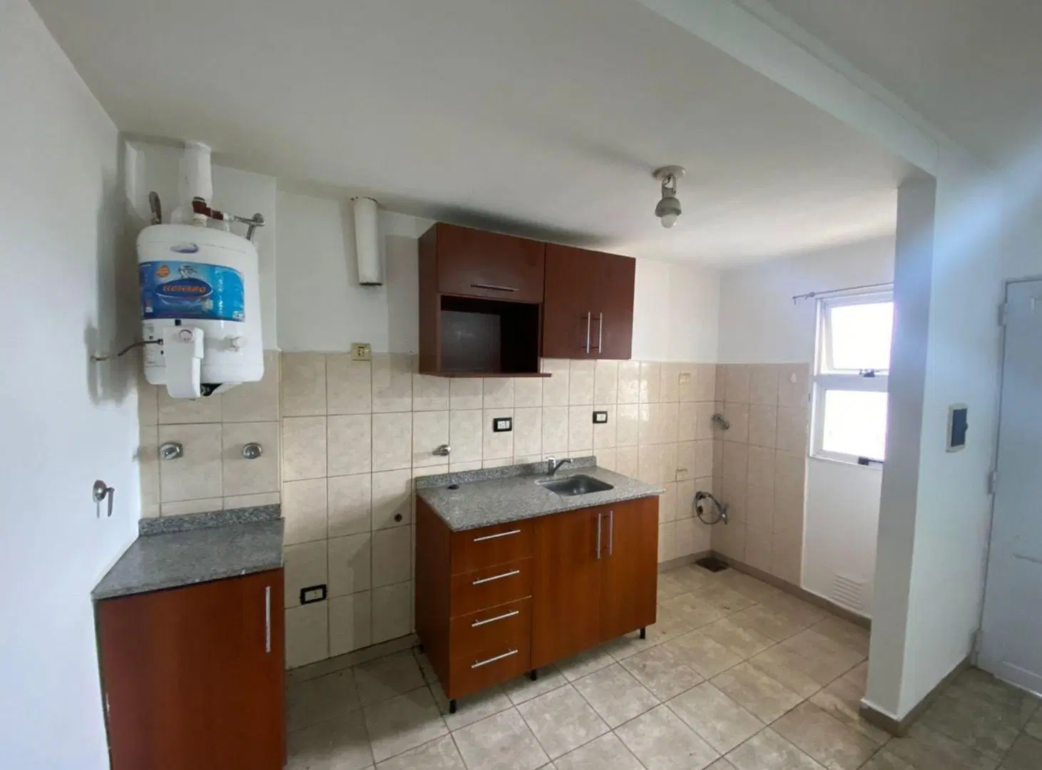 ALQUILER  / DEPARTAMENTO CENTRICO / SERVICIOS 3