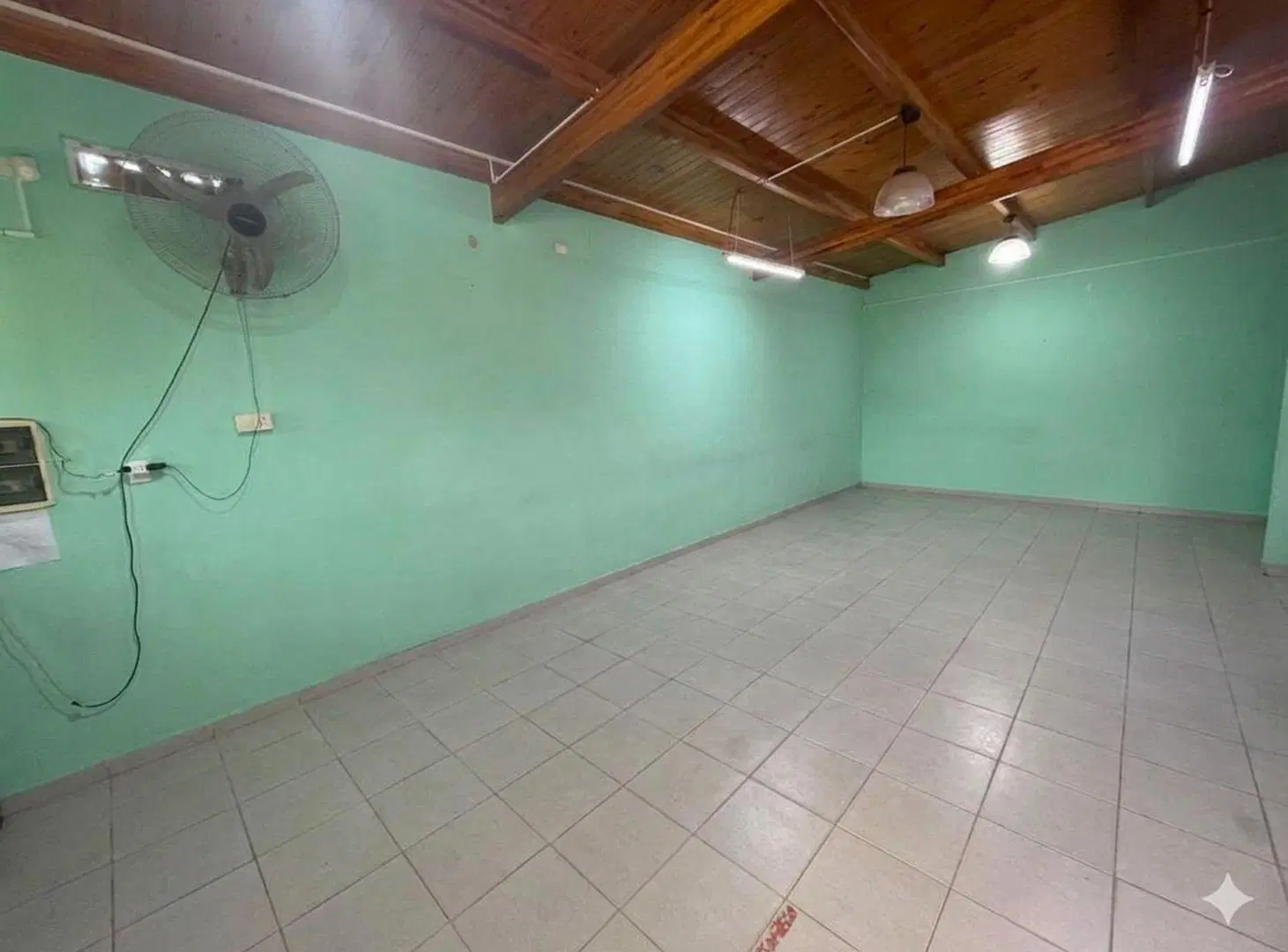 ALQUILER/LOCAL COMERCIAL/AV ITALIA 4