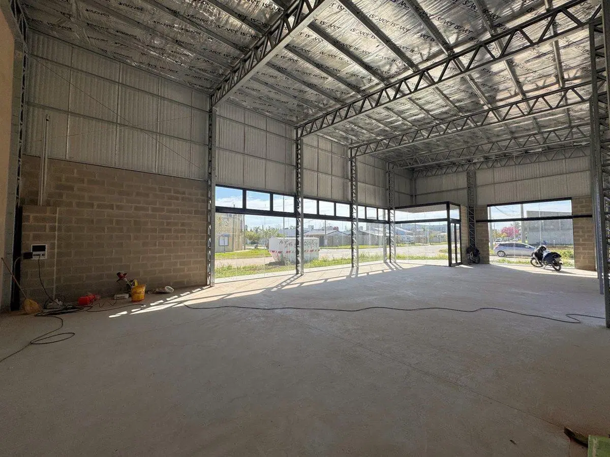 ALQUIER/LOCAL/INGRESO VEHICULAR LATERAL/ LOS ARCES 5