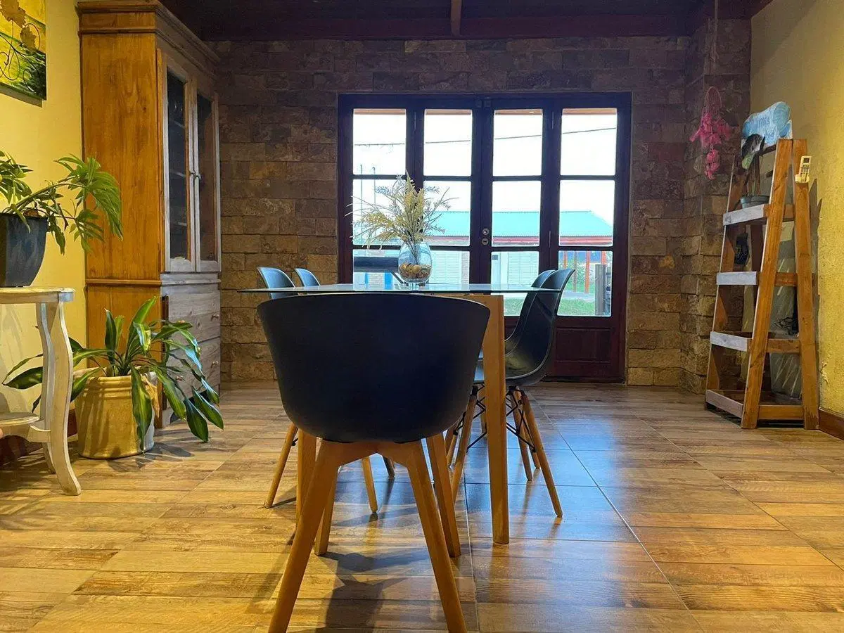 VENTA/AMPLIA CASA/3 DORMITORIOS/LEHMANN 2