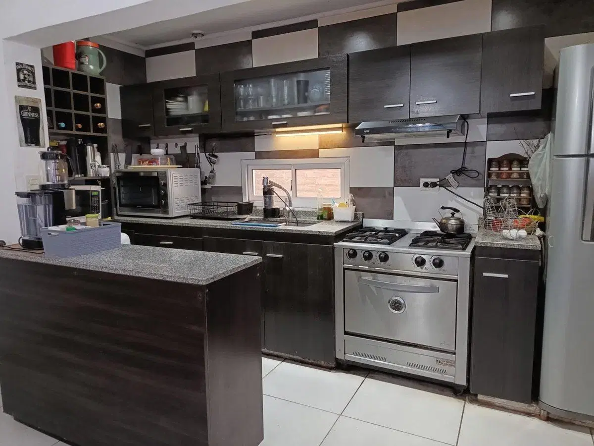 VENTA CASA / 4 DORMITORIOS / PILETA 2