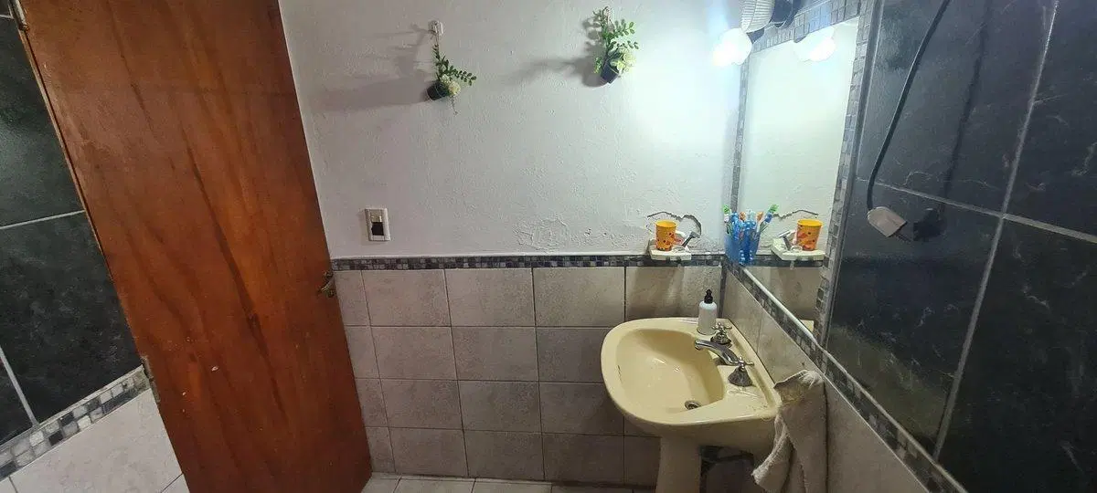 VENTA / CASA / BARRIO AMANCAY 3