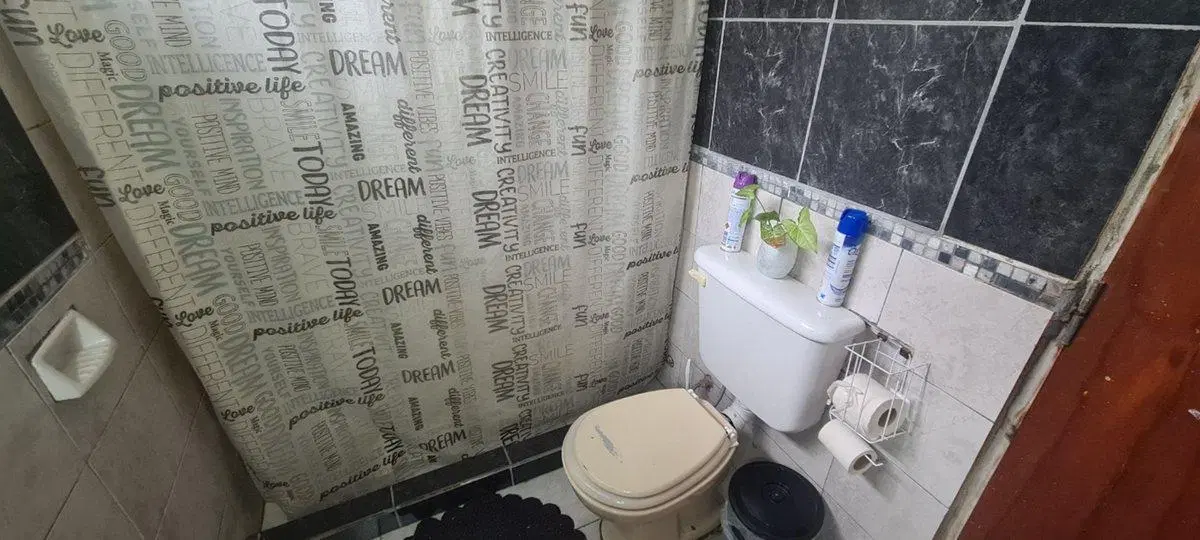 VENTA / CASA / BARRIO AMANCAY 8
