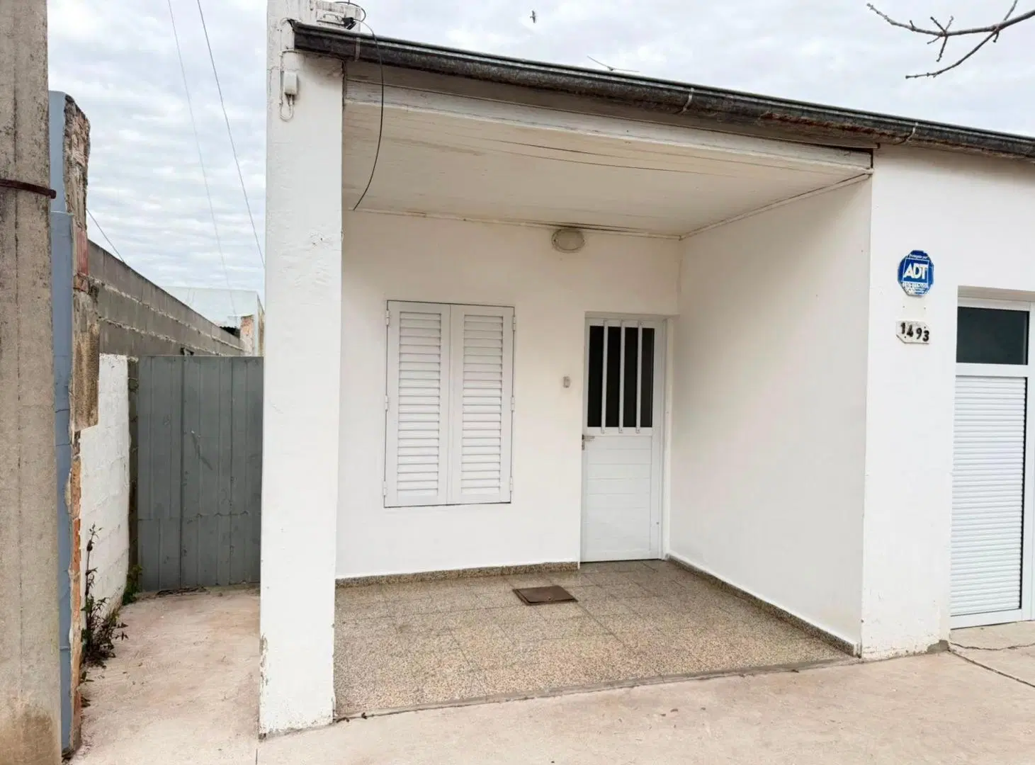 REMAX/ALQUILA/CASA/3DORMITORIOS/COCHERA/B°AMANCAY 4