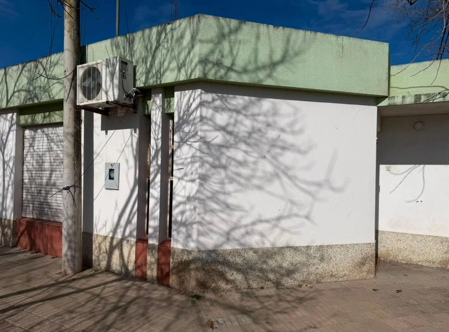 REMAX/VENDE/OPORTUNIDAD/2CASAS/ESQUINA/VILLA ROSAS 4