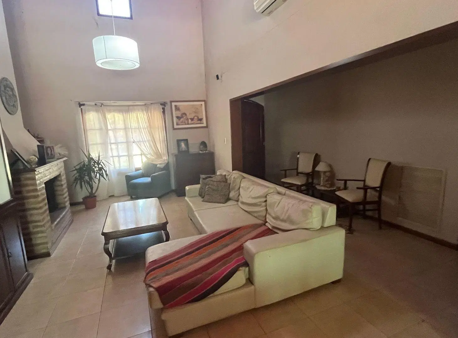 VENTA/CASA EN ESQUINA/B° PIZZURNO/APTA CREDITO 4