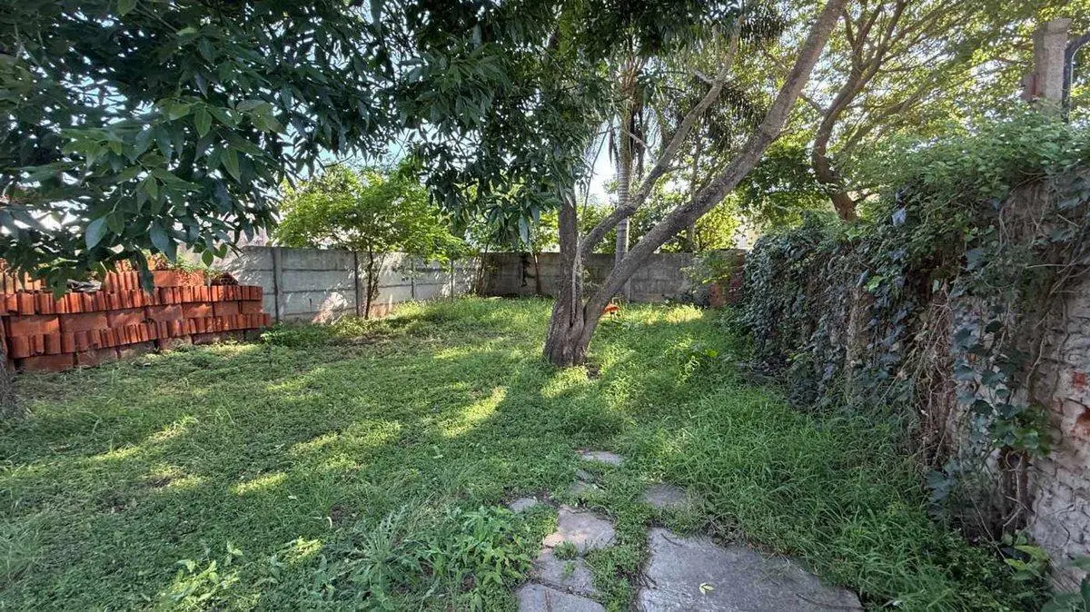 VENTA / AMPLIO PATIO / TODOS LOS SERVICIOS 3