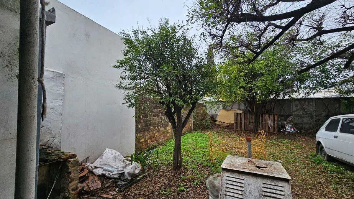 VENTA/CASA/ Bª 9 DE JULIO/CON SERVICIOS 8