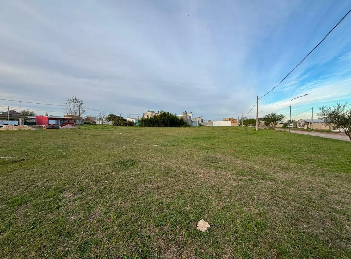 VENTA / TERRENO ESQUINA / 300 MT2 / RAFAELA 4