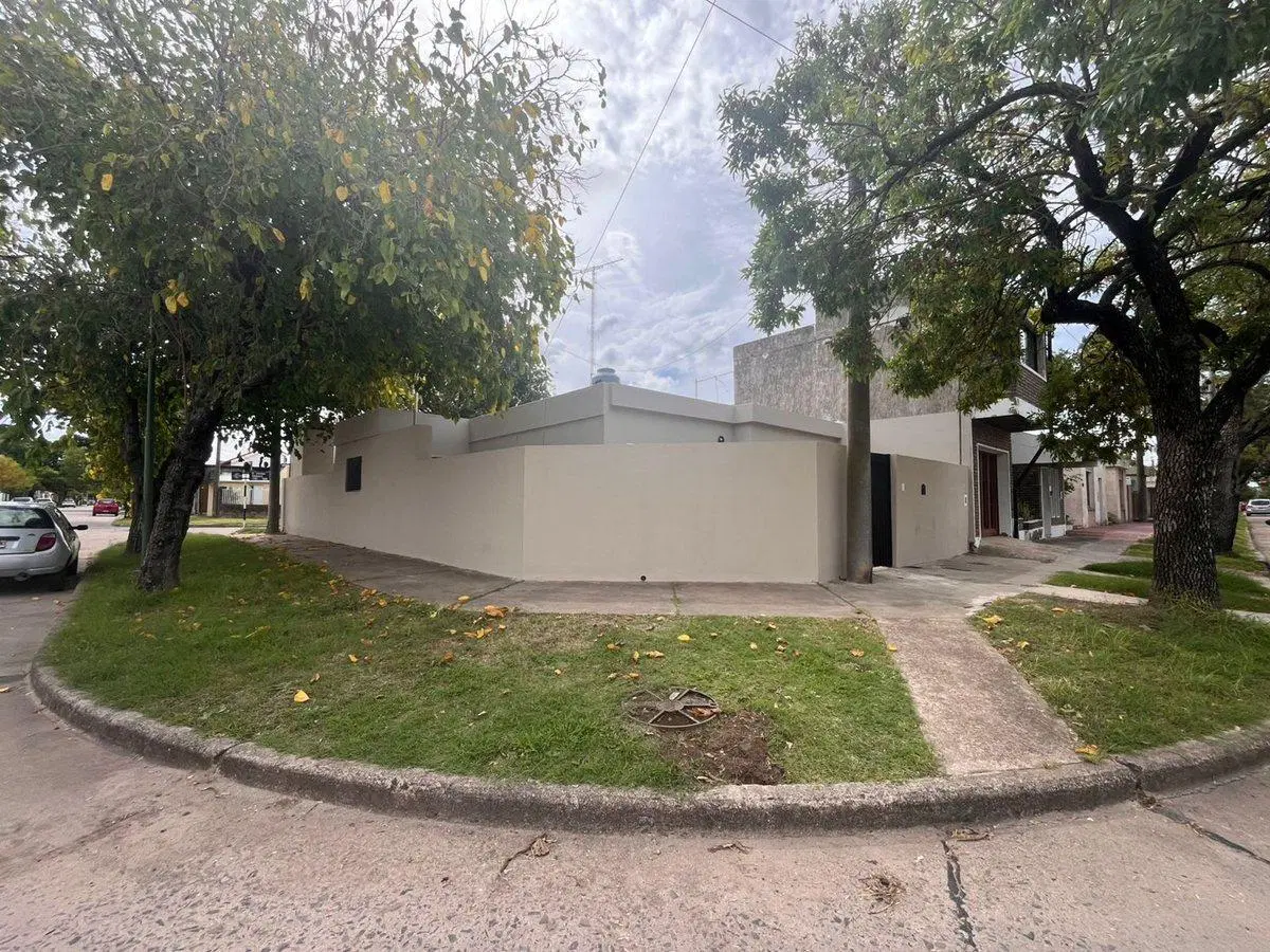 VIVIENDA 2 DORM./B° MOSCONI/ESQUINA/REMODELADA 5