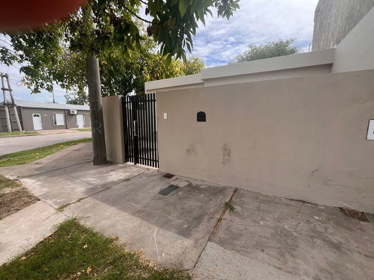 VIVIENDA 2 DORM./B° MOSCONI/ESQUINA/REMODELADA 2