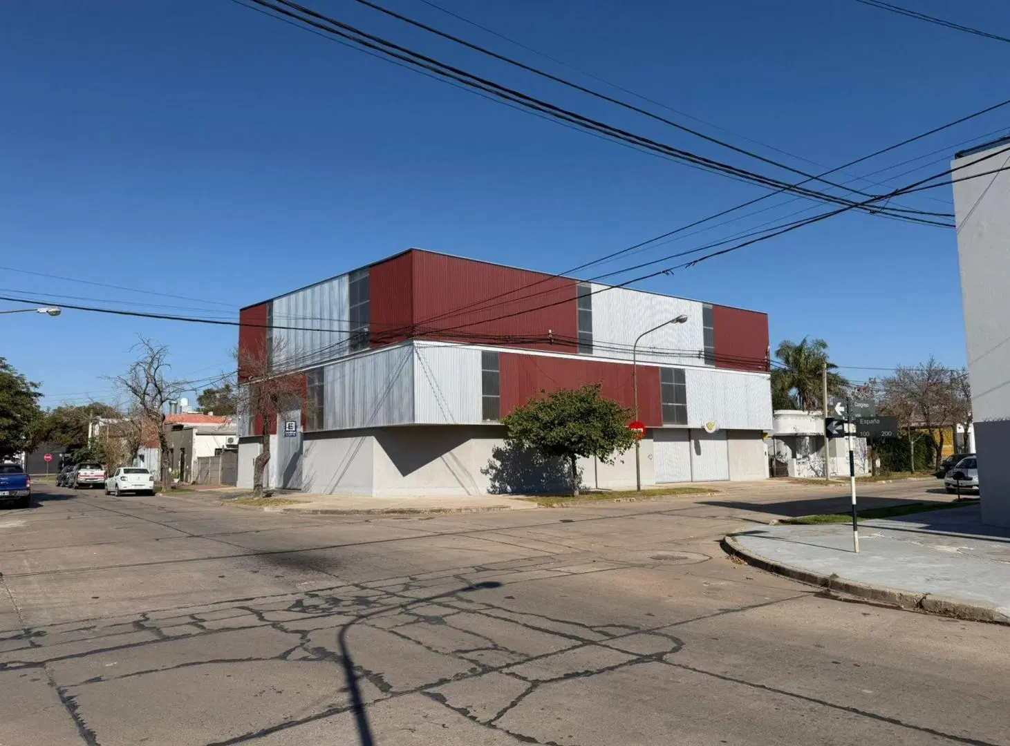 REMAX/VENDE/GALPON/COCHERAS/ESQUINA/B SARMIENTO 2