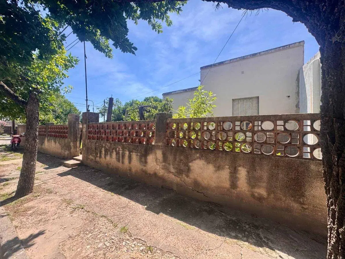 VENTA/CASA A REFACCIONAR/ B° G.LEHMANN/RAFAELA 4