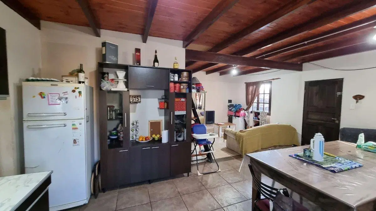 VENTA / CASA CON GALPÓN / GAS NATURAL / CRÉDITO 3