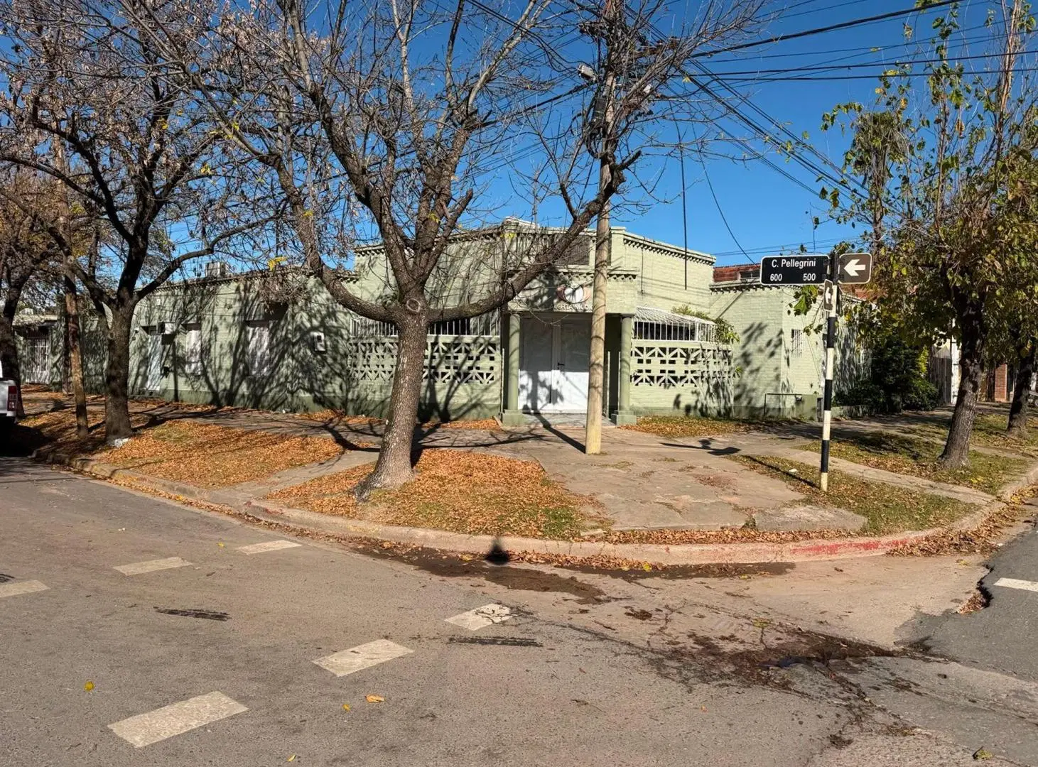 VENTA / LOCAL/IDEAL CONSULTORIOS MEDICOS U OFICINA 8