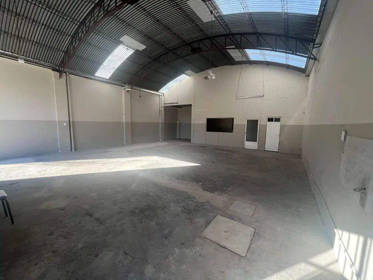 ALQUILER/GALPÓN CON OFICINA/BARRIO CÓRDOBA 3