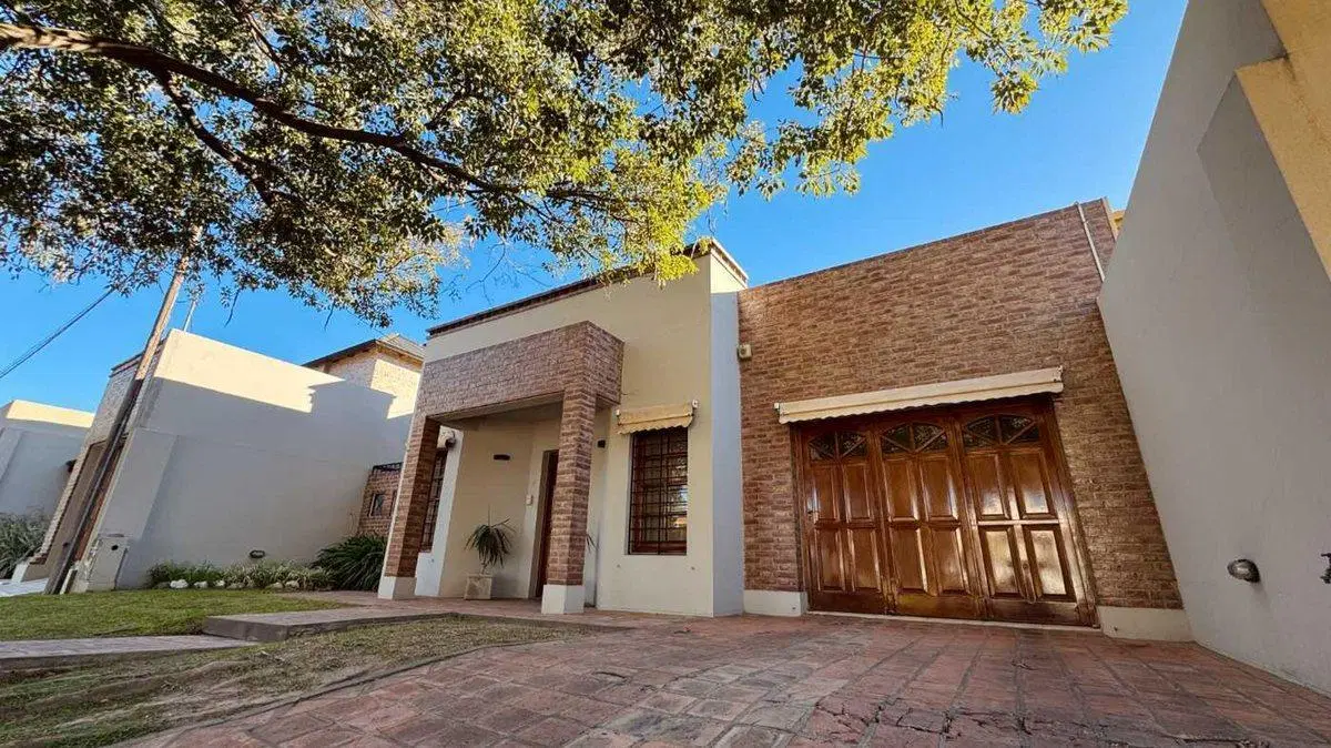VENTA CASA PIZZURNO/3DORM/PILETA/QUINCHO/SERVICIOS 2